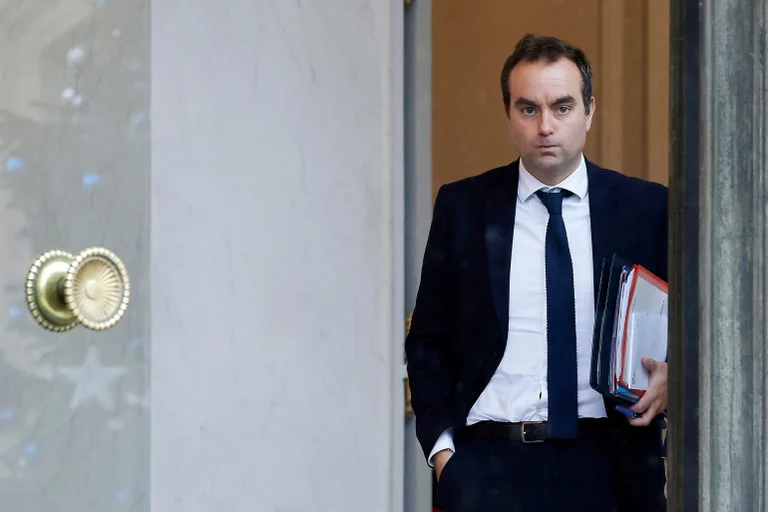 Le Premier ministre français démissionne, placé 26 jours plus tôt
