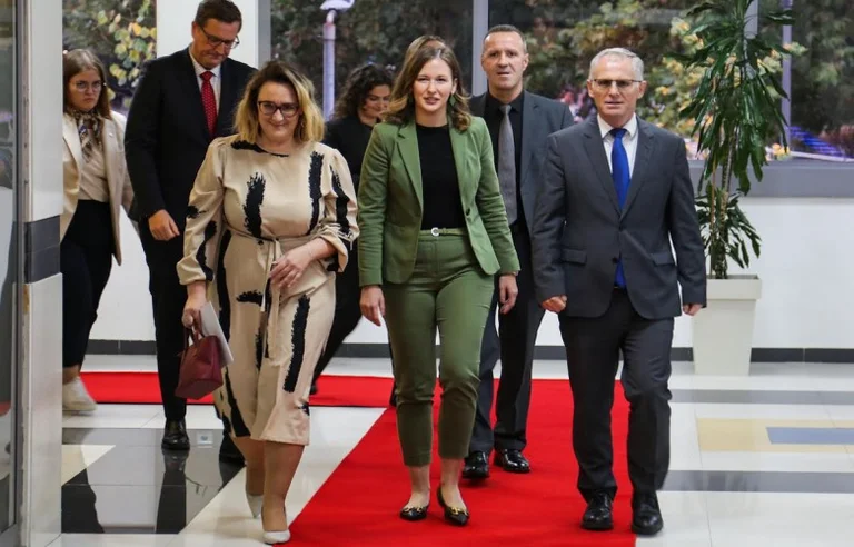 L'Autriche et la Slovénie s'engagent à soutenir la route européenne du Kosovo