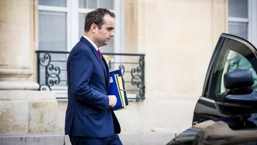 Francoski premier Sebastien Lecornu odstopi po manj kot enem mesecu mandata