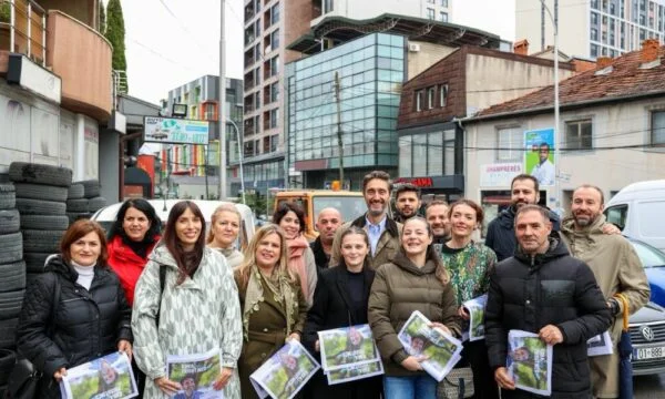 Le pont Ismaili sous contrat pour les citoyens de Pristina invite tous à signer et à le tenir responsable de ses vœux