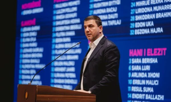 Krasniqi rencontre des jeunes : vous êtes la génération qui va changer la République du Kosovo quand vous gagnez, le PDK gagne