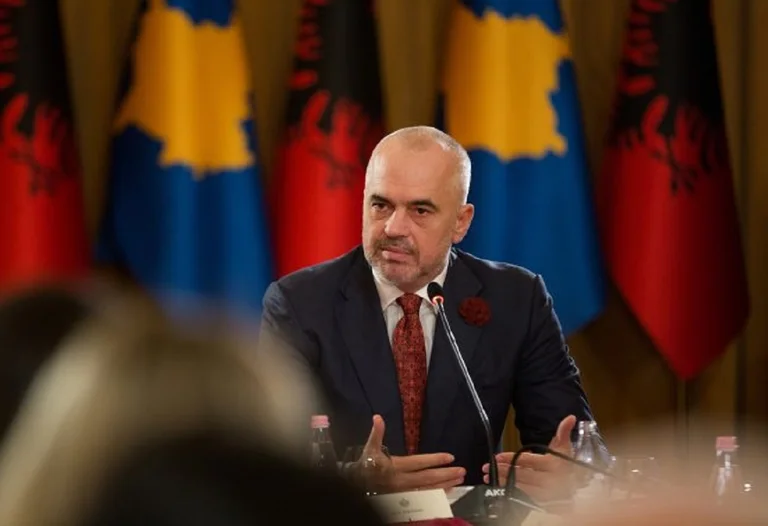 Rama: Veliaj placé en détention sans jugement, mais Tirana ne peut pas attendre