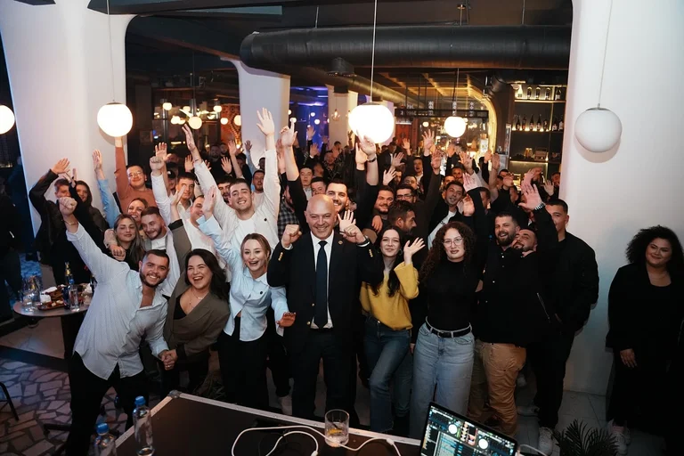 Ardian Gjini: Jeunesse, inspiration et force pour une vision partagée