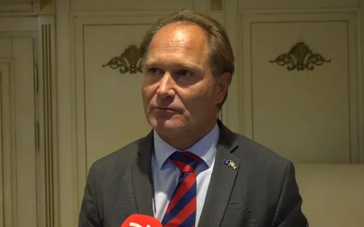 Svéd nagykövet: Koszovónak legitim kormányra van szüksége az alkotmányos törvény tiszteletben tartásához
