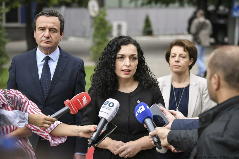 Koszovó drágán fizet a vezetésért.