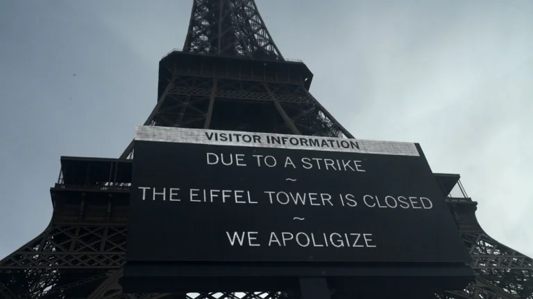 Eiffel Torony zárva a látogatók számára