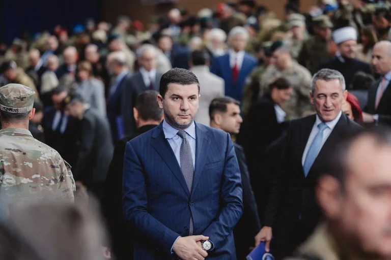 Krasniqi részt vett a KFOR parancsnoki váltási ceremóniáján