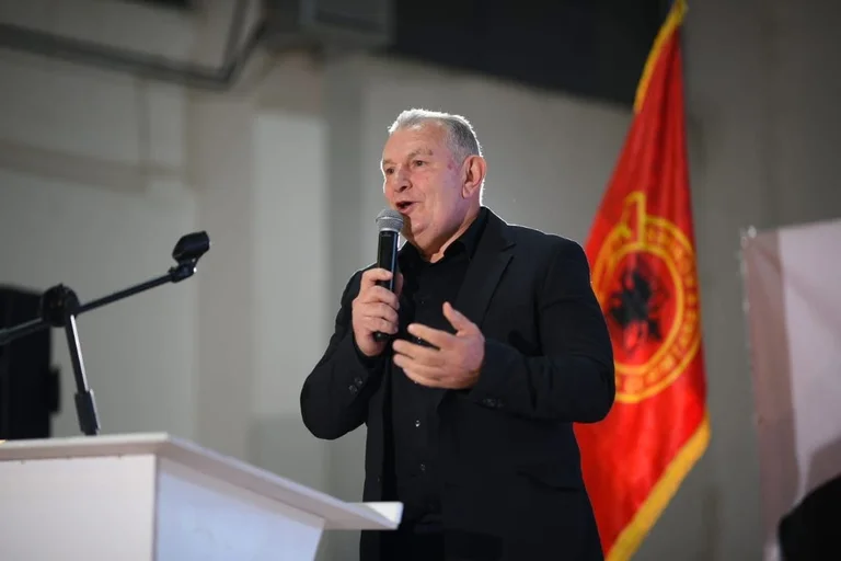 Shukri Buja öt Lipjan faluban kap támogatást: a győzelem közeleg!