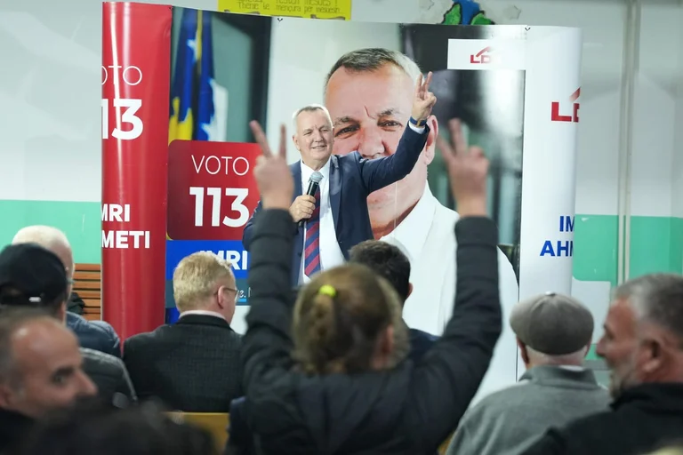 Imri Ahmeti támogatást kap a Gumnasela: Túl a szavakat, a munka, Lipjan!