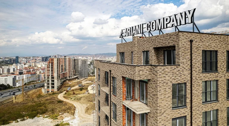 “komplex JOHN” Pristina