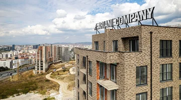 “kompleks JOHN” Priština