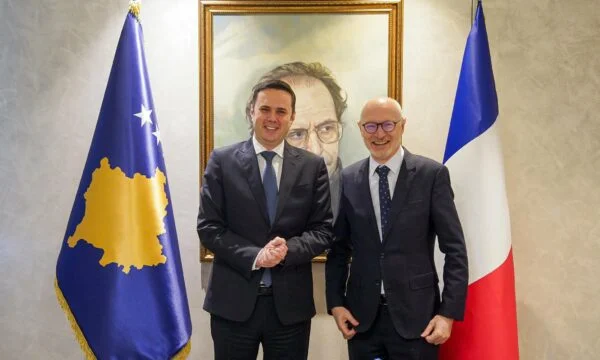 Abdixhiku várja a francia nagykövetet a találkozón: Ha már a politikai fejleményekről van szó, kampány előadás október 12-i választásokon