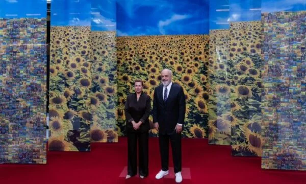Edi Rama: Albánia az EU felé rohan