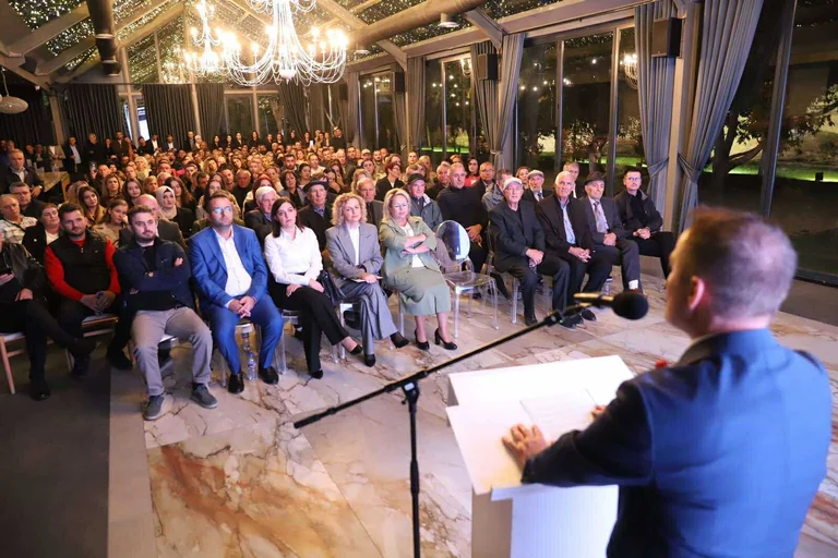 Idriz találkozik a tanárral: megfogadtam, hogy az oktatás iránti elkötelezettségünk folytatódik az új mandátumunkban.