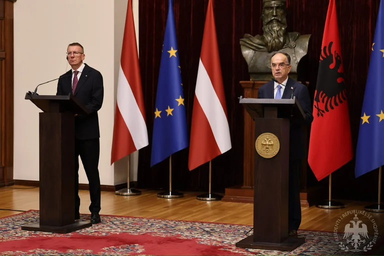 A lett ellenféllel való találkozás után kezdje el: lett csapatok KFOR-ban, kétoldalú szolidaritásról tanúskodik