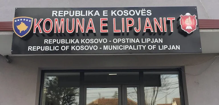 Lipjan önkormányzat törli a többfunkciós központ építésére vonatkozó szerződést