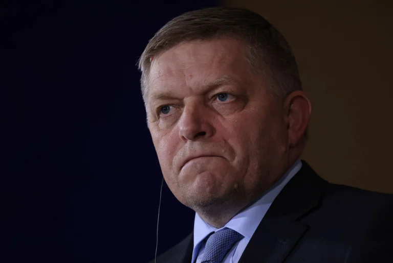A szlovák miniszterelnök egészségügyi helyzete egybeesik, nem megy az EU csúcstalálkozóra.