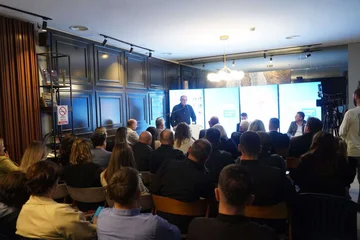 Šacir Totaj se sreča z zdravstvenimi strokovnjaki: Končuje se v desetletjih. QKMF-2