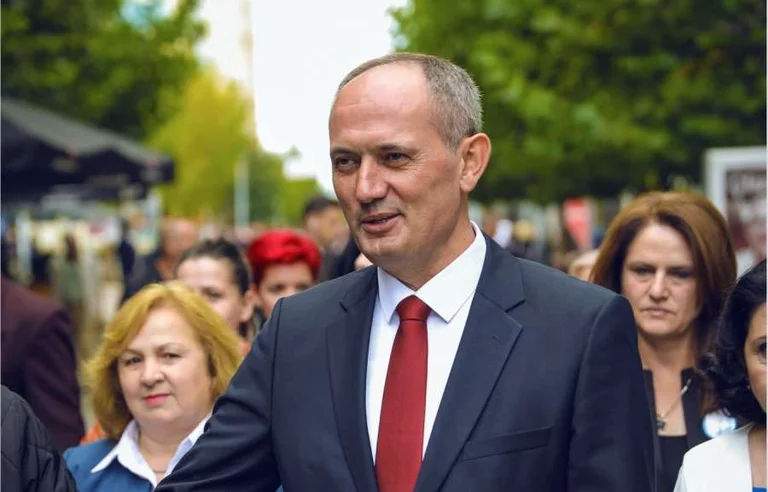 Agim Aliu kandidon edhe për një mandat në krye të Ferizajt