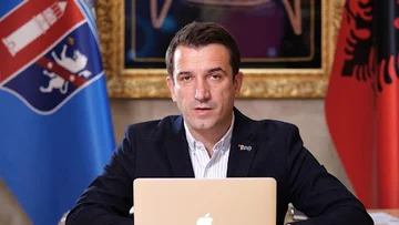 Veliajsko sporočilo po odpustitvi vlade: Močnejši sem kot kdajkoli