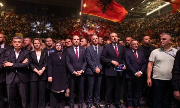 Kurt ismét belekeveredik az RMV-be) Durmish-t küldi a VLEN támogatására: a koszovói kormány veled van