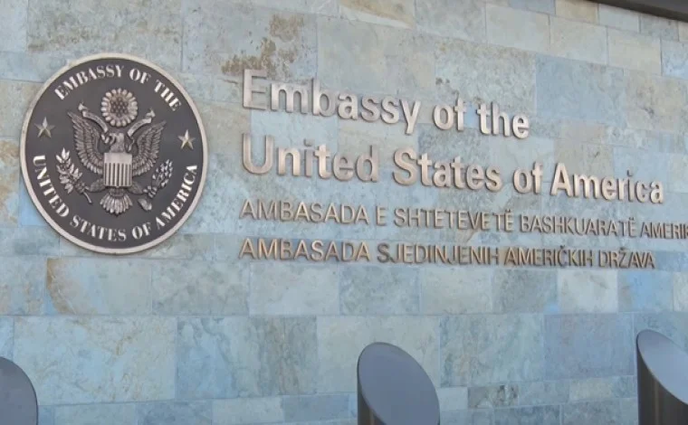 Ambasada amerikane uron Vitin e Ri qytetarëve të Kosovës