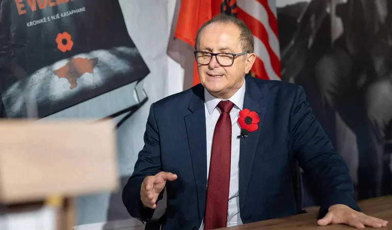 Bardhil Mahmut félreképviseli Kadri Kryeziut - Hamis Heroizmus