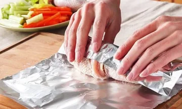 Should you store the leftovers on aluminum paper?