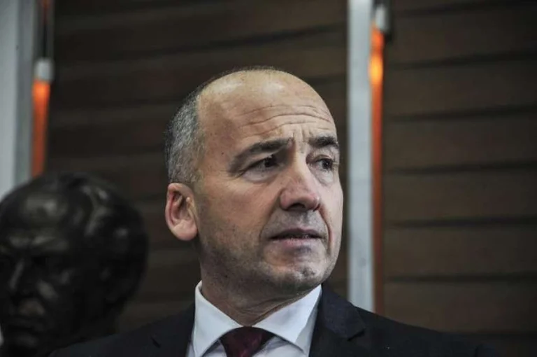 Muhaxheri: Në ditët në vijim do të vendosim për tre deputetët që s’e votuan Hotin