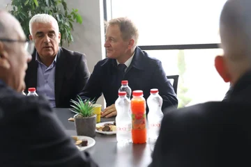 Ferit Idrizi obišče Novolan, obljublja nadaljnjo podporo srbskim podjetjem