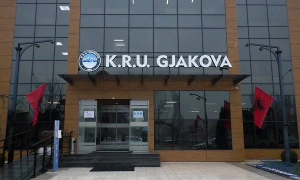 Bastiset CRU Gjakova, 세 의심스러운 계약 원인