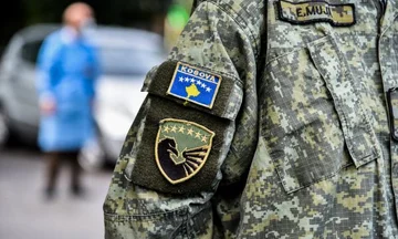 Nadaljnja reševalna prizadevanja za osebo, ki je padla v bunker, vključujejo KSF