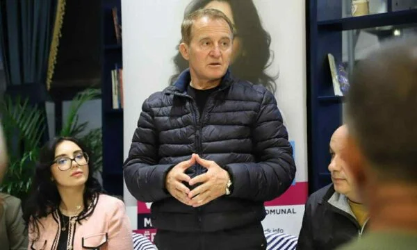Idriz : 센터 주민은 계속 일하는 지원