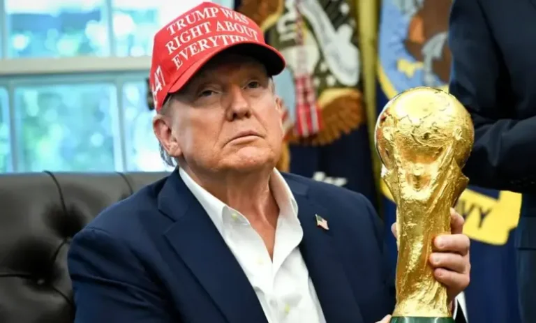 트럼프는 위험에 2026 월드컵 조직을두고 여러 호스트 경기 국가를 변경할 수 있습니다.