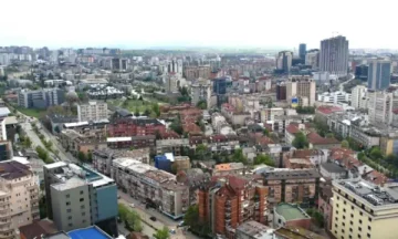V nedeljo je cirkulacija blokirana na več ulicah Pristine, zaradi mednarodnega maratona “Pristina 2025”