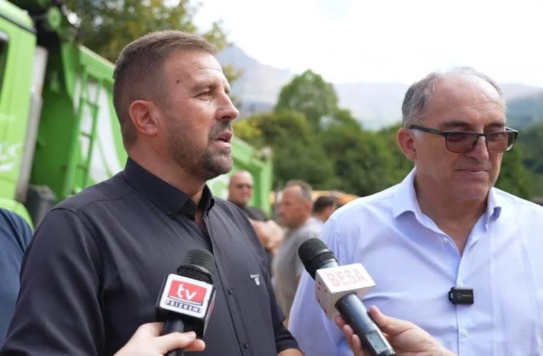 Rasim Demiri iz Shaqira Totaja se skupaj pojavi na dogodku za Bošnjake