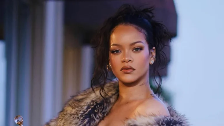 Rihanna는 세 번째 시간 동안 어머니가됩니다.