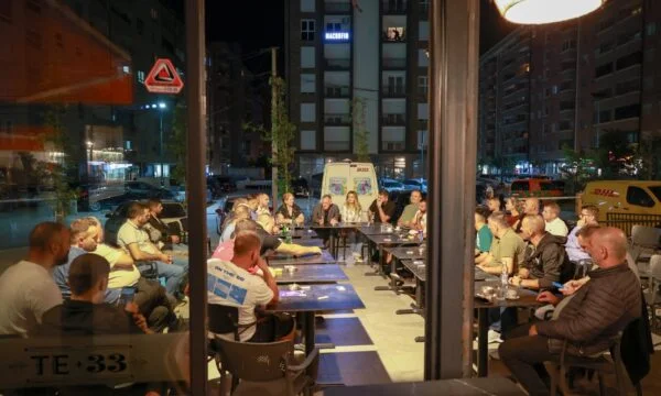 믿음직한 Osman: 시민과 함께, 우리는 Fushe Kosovo에서 지속 가능한 개발을 위한 구체적인 프로젝트를 건설할 것입니다
