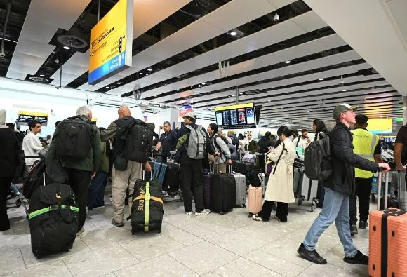 유럽 공항 차단을 위해 체포 된 사람