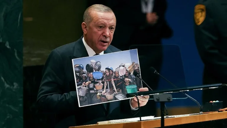 Erdogan with the photo from Gaza at the UN session: This is humanity's lowest point