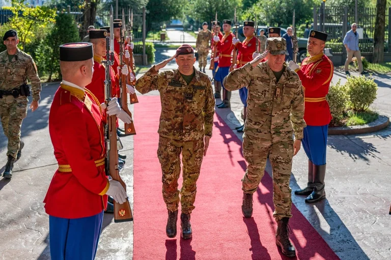 KFOR-commandant bezoekt het ministerie van Defensie van Montenegrin