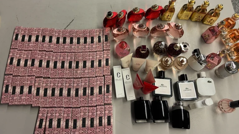 92 cosmetice nedeclarate oprite la Aeroportul Pristina