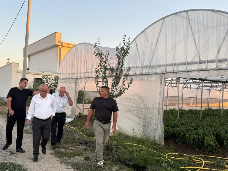 Latifi meets the farmer who received the scholarship from the municipality: This support had provided the desired productivity