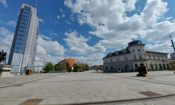 KB: Kosovo er dækket af beton, men tømning fra mennesker