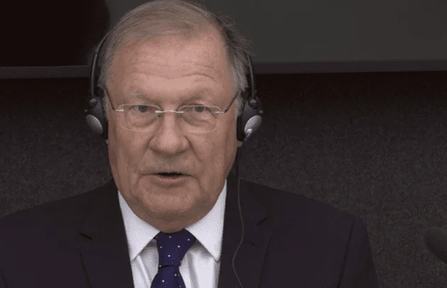 Duncan: propaganda sérvia diz KLA regular, hierarquia
