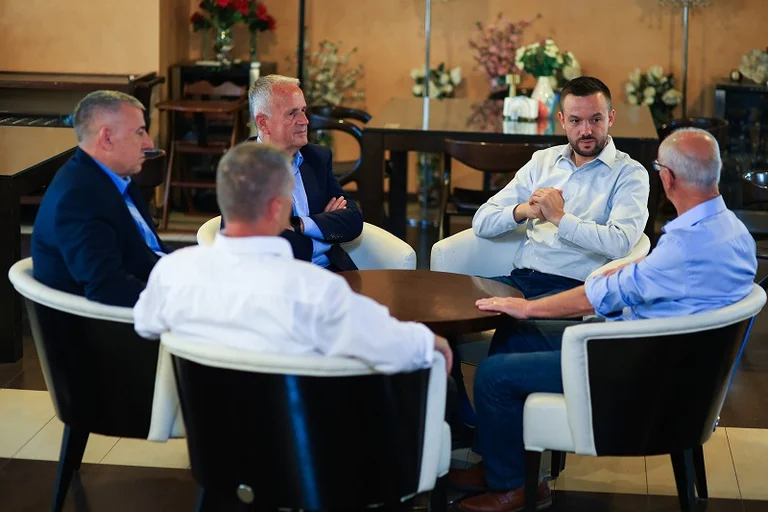 Tahiri meets former Mitrovica political prisoners: I'll be committed to their voice and merits forever honor