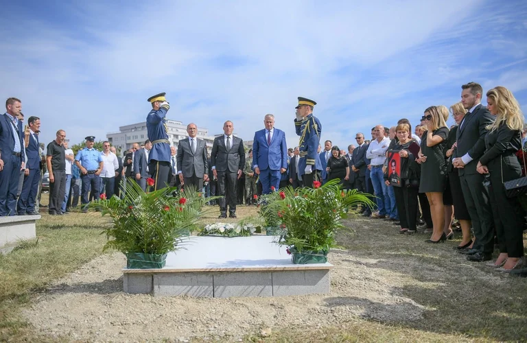Haradinaj honoruje pułkownika Ahmeta Krasniqi w rocznicę zamachu: Na zawsze w historii