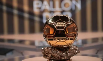 “Ballon d'Or dHonneur” アワードで2人の選手だけを獲得しました。