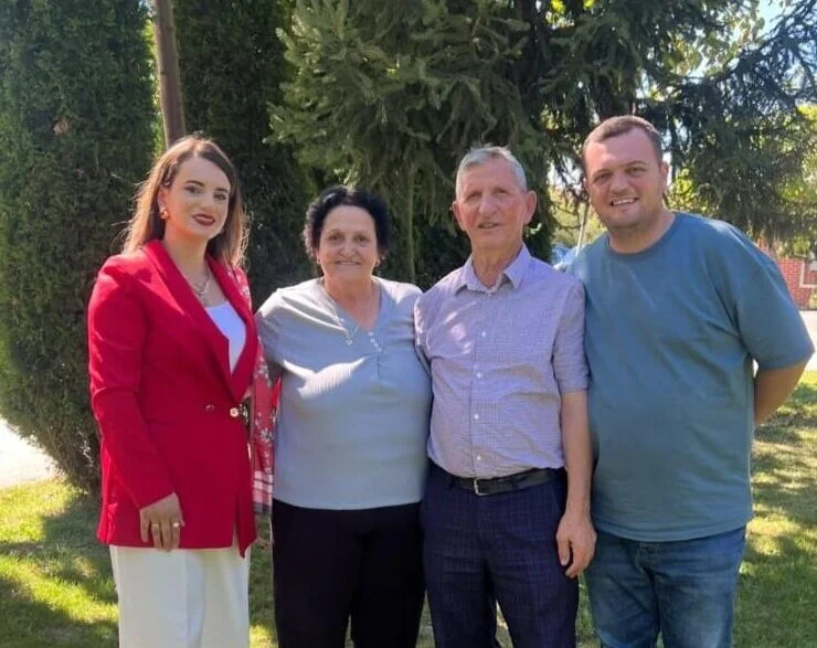 Actor Butrint River congratulates mother for her birthday
