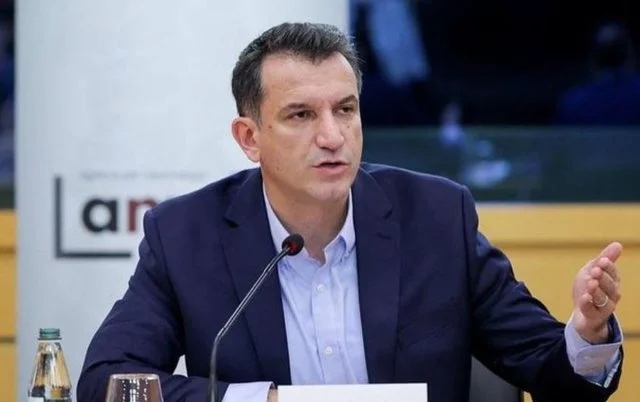 Astăzi, a început concedierea lui Veliaj: Membrii socialişti ai Consiliului Municipal se adună pentru concedierea preşedintelui